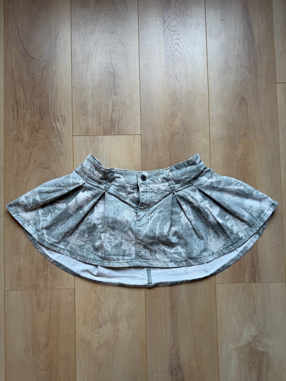 Hollister Gray Camo Mini Skater Skirt Size Small